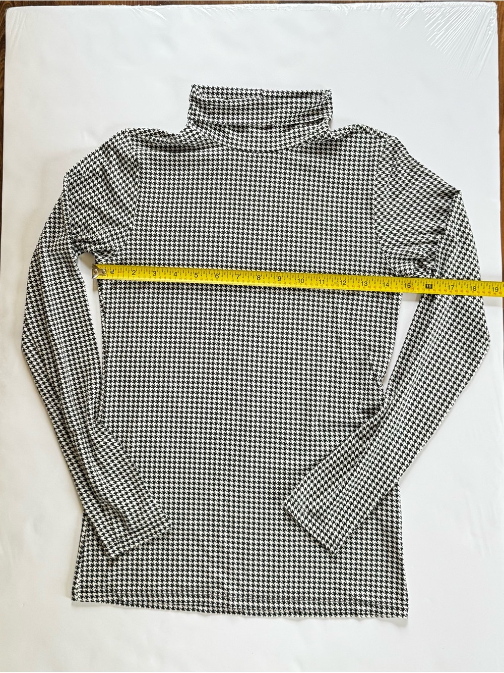 Uniqlo Black and White Houndstooth Long Sleeve Mock Neck Top,Size Small - Picture 6 of 8